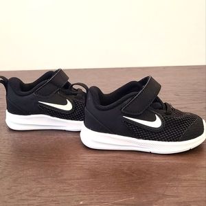 NIKE Toddler Size 4c Shoe